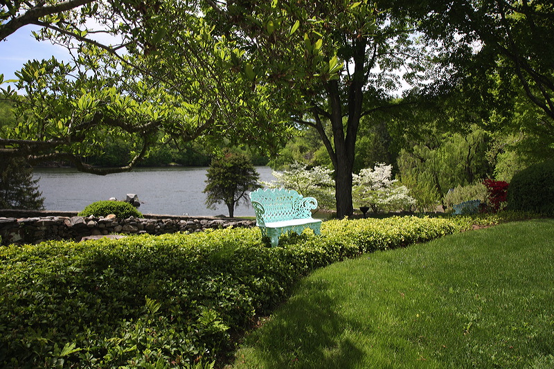 Grounds and lake on the property.