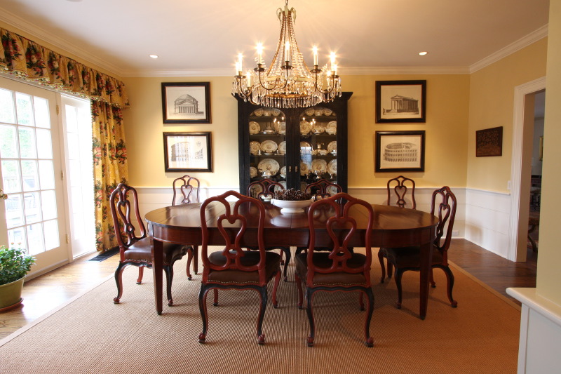 Painted dining room, decorated.