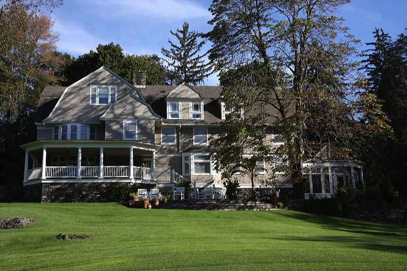 Exterior paint project of the house.